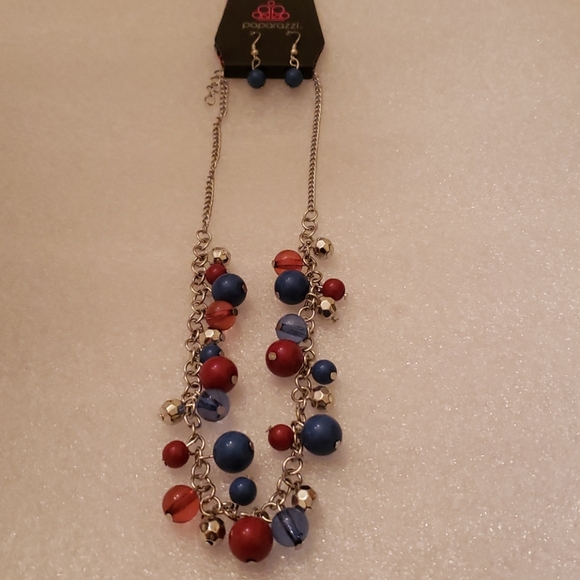 Short necklace w earrings - Picture 1 of 1
